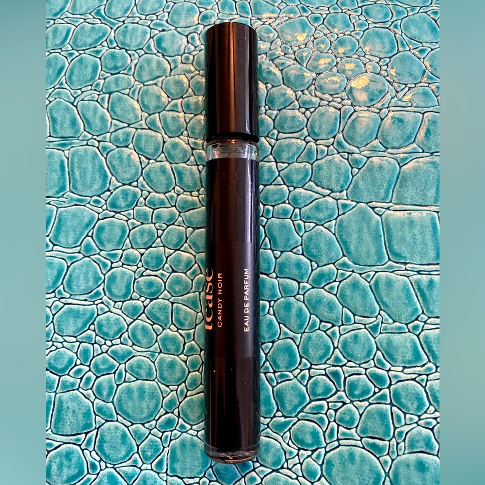 Victoria’s Secret “Tease Candy Noir” Rollerball
